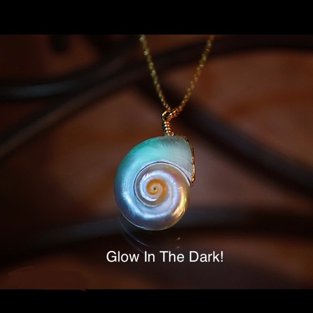Glow In The Dark Shell Pendant